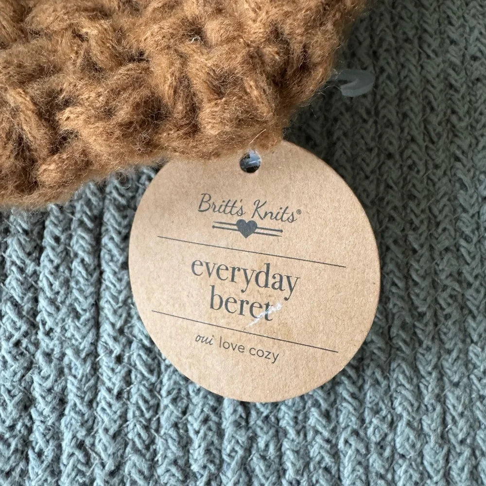 Britt’s Knits Camel Tan Chunky Knit Beret NWT